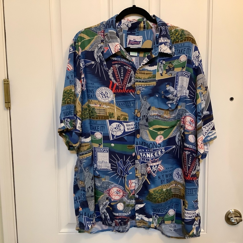 reyn spooner Blue Multi Yankees Print Button-Down Shirt